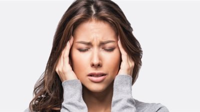 لماذا تستيقظ صباحا مع الشعور بالصداع؟