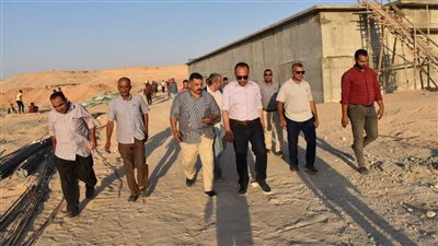 محافظ المنيا يكلف نائبه بمتابعة تنفيذ مشروعات مبادرة حياة كريمة بمركز ديرمواس