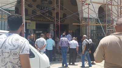 مصيلحي وعلي جمعة يشاركان في جنازة شقيقة وزير التنمية المحلية