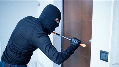 ضبط شخص خلال محاولته السرقة داخل عيادة الشاملة النموذجية ببني سويف