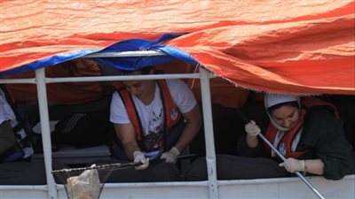 الري: جمع طن مخلفات بلاستيكية في حملتين لتطهير نهر النيل بمشاركة 65 متطوعًا