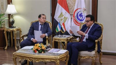 خالد عبدالغفار: 15 ألف جرعة أدوية فيروس سي من مصر لأوزبكستان