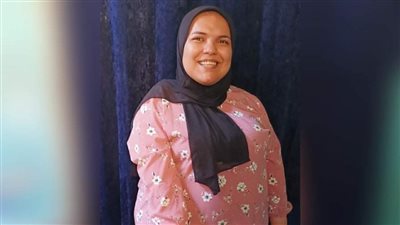 كنت بمسك القلم بفمي وتعرضت للتنمر.. قصة مصابة بضمور العضلات عانت لتتعلم واستقلت ماديًا وعمرها 9 سنوات