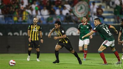 الاتحاد يعبر الاتفاق ويؤجل تتويج الهلال بالدوري السعودي 