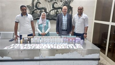 جمارك مطار سوهاج يحبط محاولة تهريب سجائر إلكترونية ودبابيس تكميم المعدة 