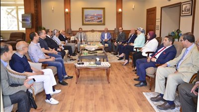 محافظ بورسعيد يستقبل أعضاء لجنة الشباب والرياضة بمجلس النواب | صور 