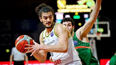 رسميًا.. عصام مرعي لاعب سلة الزمالك ينتقل إلى صفوف إل جي ساكرز الكوري