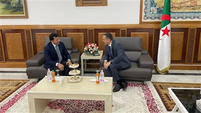 وزير الرياضة يصل إلى الجزائر لحضور افتتاح بطولة ألعاب البحر المتوسط