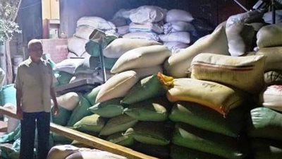 ضبط 775 طن قمح قبل توريدها لجهات غير حكومية بسوهاج | صور