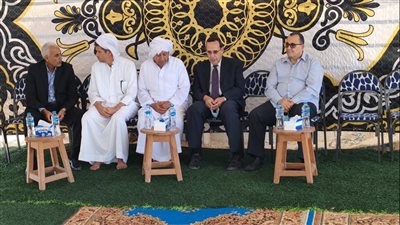 محافظ شمال سيناء ونائبه يقدمان واجب العزاء في شيخ مجاهدي سيناء