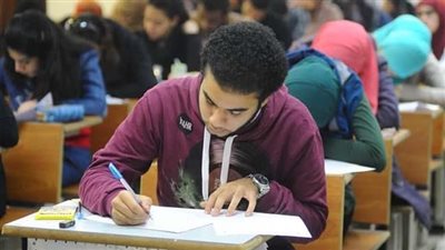 غلط.. معلمون يحذرون من إجابات امتحان اللغة الفرنسية المتداولة على جروبات شاومينج