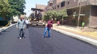 محافظ المنيا يتابع تنفيذ خطة رصف الشوارع الرئيسية والأحياء