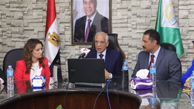 محافظ الجيزة يتابع سير امتحانات الثانوية العامة من داخل غرفة العمليات بمديرية التعليم