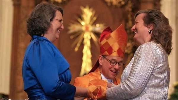 زواج القسيستين المثليات