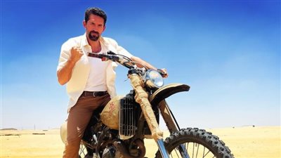 سكوت آدكنز يشارك في مطرح مطروح مع محمود حميدة