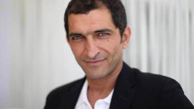 برلماني: عمرو واكد لا يستحق حمل الجنسية المصرية 