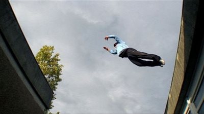 شاب يلقى بنفسه من الطابق السادس بطنطا.. وجهود مكثفة لكشف غموض الواقعة