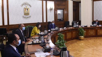 رئيس الوزراء يتابع الموقف التنفيذي للمشاريع الاستثمارية للصندوق السيادي