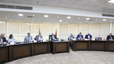 الإسكان تعدل 16 بندا خاصا بقيود وتصنيف شركات المقاولات.. وبدء العمل بها يناير المقبل