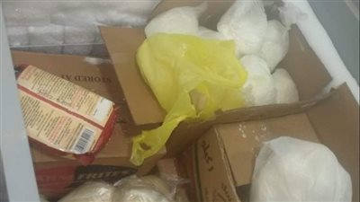 غلق منشأة وإعدام كمية أغذية ومشروبات فاسدة بطور سيناء 