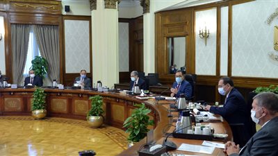 رئيس الوزراء يستكمل متابعة خطوات فض التشابكات المالية الحكومية