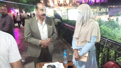 محافظ أسوان يفاجئ فريق عمل التبرع بالدم.. ويؤكد على أنه من آسمي الأعمال الإنسانية