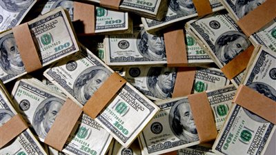 ارتفاع الدولار 3 قروش بمنتصف تعاملات اليوم بالبنوك