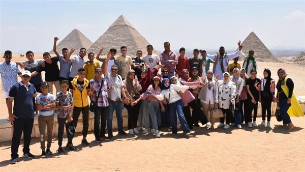 السياحة تنظم برنامجًا