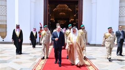 السيسي يشارك حمد بن عيسى في افتتاح المبنى الجديد بمطار البحرين الدولي