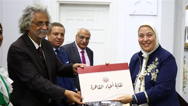 تكريم نقابة الأطباء