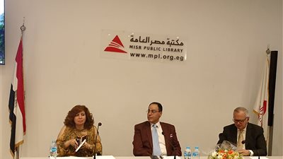 مناقشة كتاب وصايا وحيد حامد لـ شريف عارف بحضور مبدعين وشخصيات عامة 