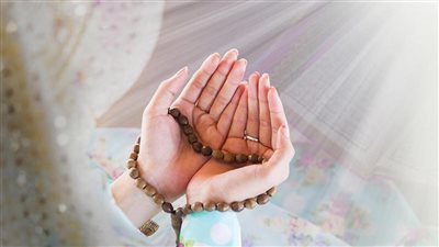 دعاء دخول ذو الحجة.. أدعية لفك الكرب وتيسير أمور الصديق