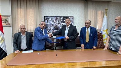 الإسكان توقع بروتوكول تعاون لإحلال مركبات التوك توك بأخرى تعمل بالكهرباء في 6 أكتوبر