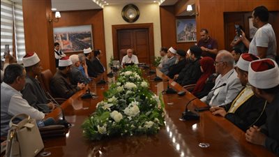 محافظ بورسعيد يستقبل المهنئين بالذكرى التاسعة لثورة 30 يونيو