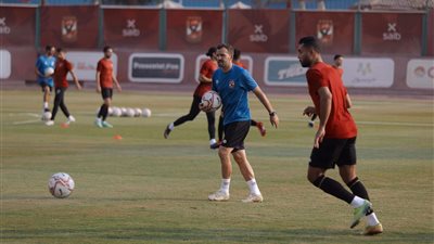 تقسمية قوية للاعبي الأهلي تحت أنظار سواريش المدير الفني الجديد