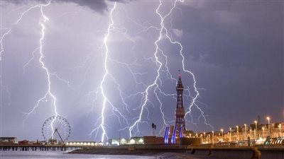  قد تقتل بعض الأشخاص.. الأرصاد الجوية ببريطانيا تحذر من عاصفة رعدية تضرب البلاد