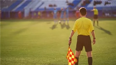 اتحاد الكرة يكشف حقيقة الاستعانة بحكام إماراتيين في إدارة مباريات كأس السوبر | خاص