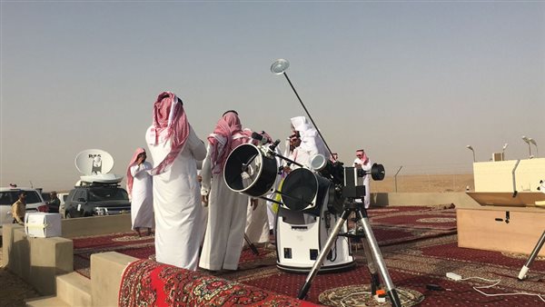 استطلاع الهلال