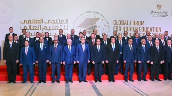 الرئيس مع منتسبي