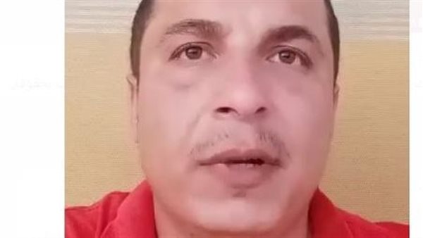 مصري بالإمارات