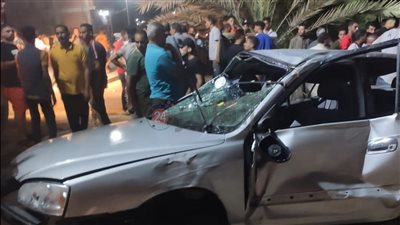 إصابة 6 أشخاص في تصادم سيارتين أعلى الطريق الإقليمي | صور