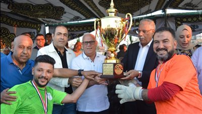 محافظ بورسعيد يشهد نهائي بطولة دوري المنطقة للكرة الشاطئية | صور 