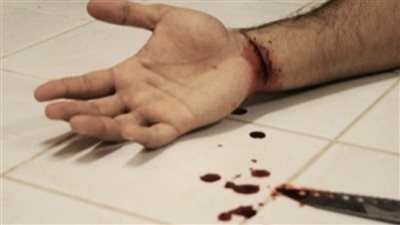 قطع شرايين إيديه.. انتحار مرشد سياحي داخل شقته بالأقصر