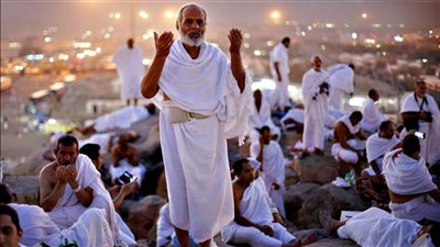 الإفتاء توضح ملابس الإحرام بالنسبة للرجل | فتوى سابقة