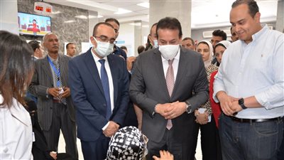 خالد عبدالغفار يتفقد أعمال تطوير المنشآت الطبية بالإسماعيلية | فيديو 