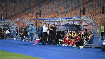 في أول مباراة له.. فرحة مدرب الأهلي ريكاردو سواريس بهدف قفشة أمام بتروجيت | بث مباشر