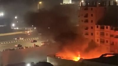 اندلاع حريق هائل داخل مصنع بمدينة السلام | فيديو 