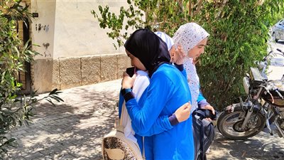وفاة 6 طالبات والاستعانة بأطباء لفحص أذن الطلاب.. 5 شائعات تهز امتحانات الثانوية العامة في الأسبوع الأول