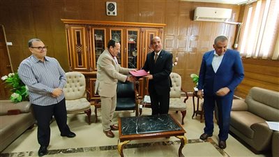 توقيع بروتوكول تعاون بين محافظة شمال سيناء وجامعة العريش لتأهيل المجتمع المدني │ صور