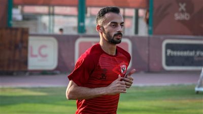 أحمد عبد القادر يهاجم منتقديه بعد سبه بوالديه